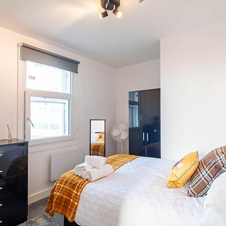 The Heart Of Huddersfield Hideaway Apartment Luaran gambar